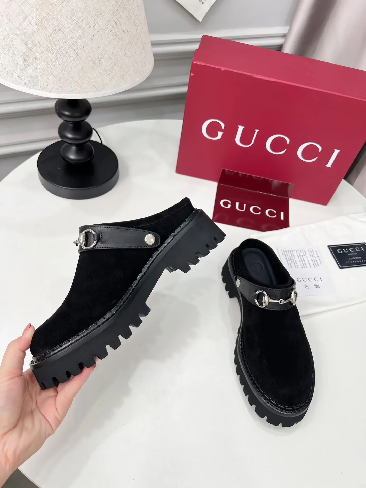 👟👟Ex-factory price 480👟👟 GUCCI British-style fashion slippers, lazy design back stumbling ➕thick sole increased height, empty back shape looming with exposed ankles, super cool when walking, age-neutral style, wide audience, Fabric: cowhide, mercerized cow suede Lining/foot pad: cowhide Outsole: foam outsole Heel height: 5cm Number of yards: 35-42 (customized numbers at both ends) Color: 4 colors available: black, brown, and military green Packing: card, bag
